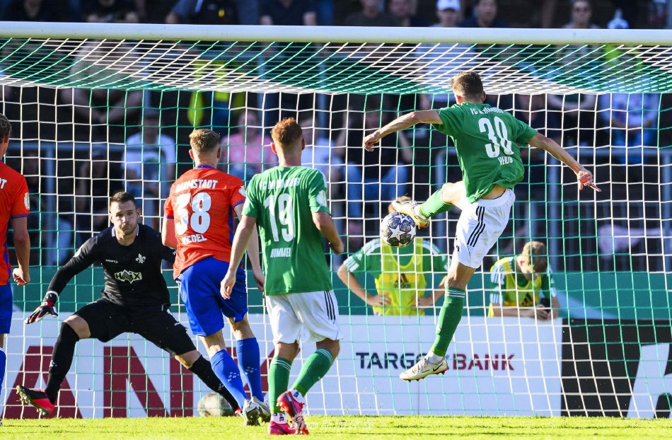 场比赛中 场比赛中