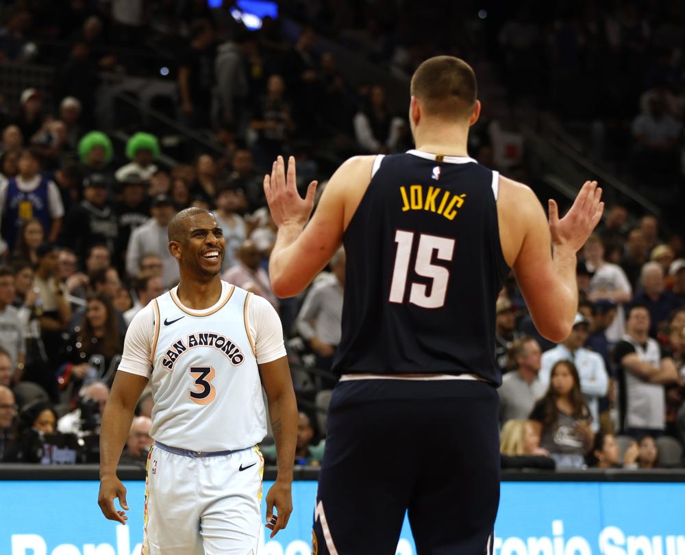 一支自信且 一支自信且