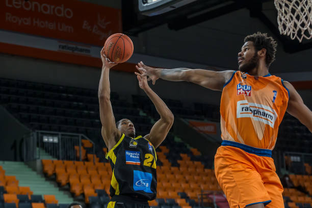 训中并肩作 训中并肩作